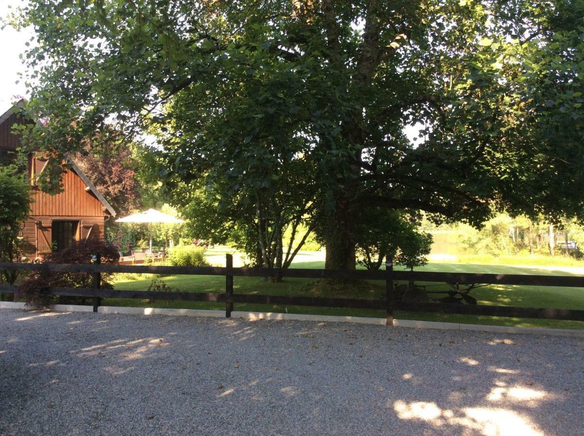 Spruce Lake Sauviat-sur-Vige Extérieur photo