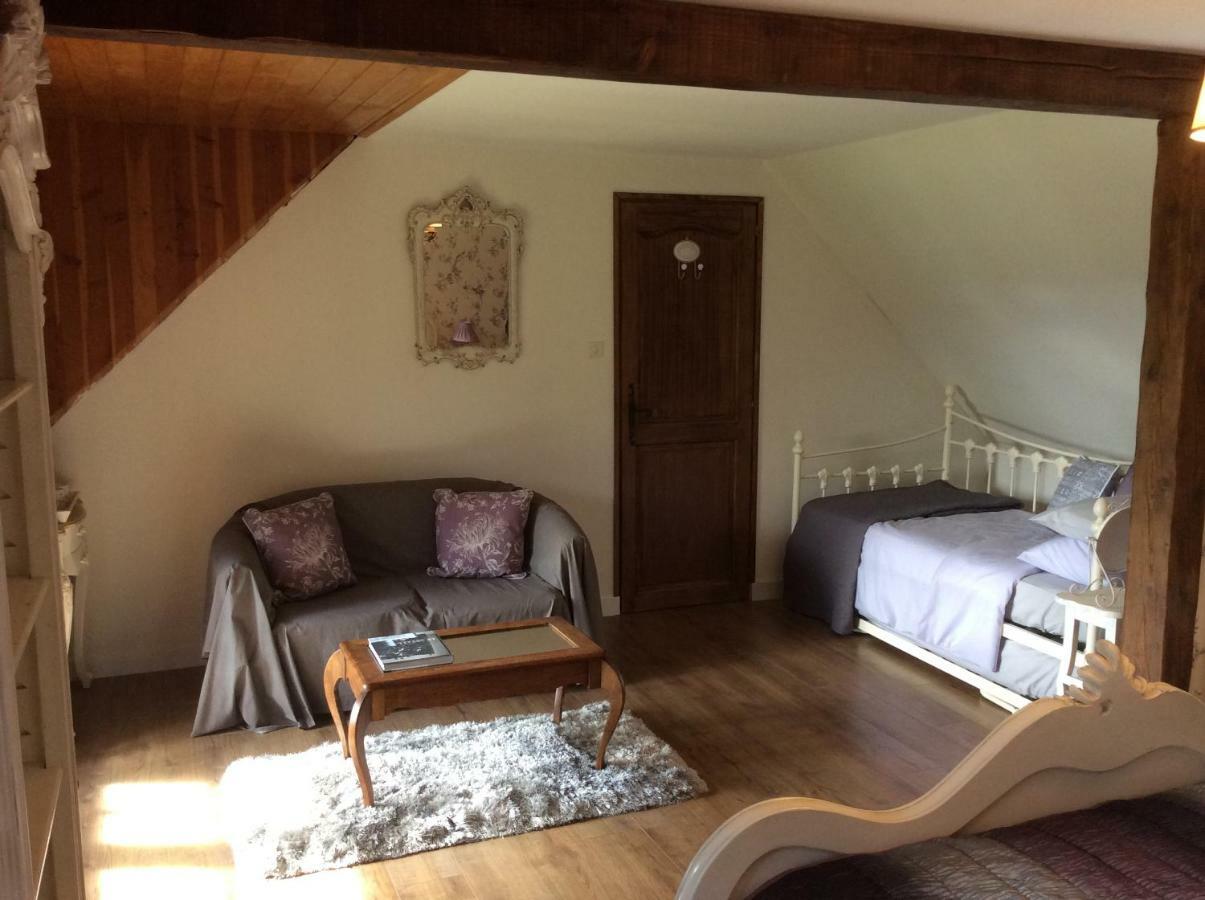 Spruce Lake Sauviat-sur-Vige Extérieur photo